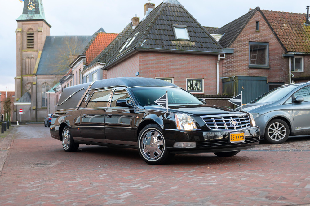 Auto uitvaart zwart